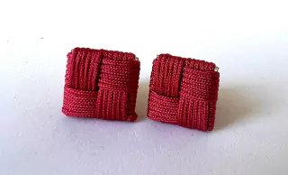 SILK SQUARE CUFF - ESCALAS ROJOS - comprar online