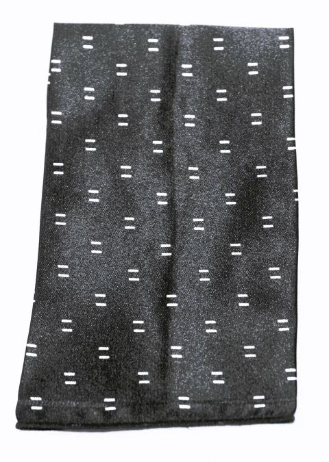 ESSENTIAL POCKET SQ