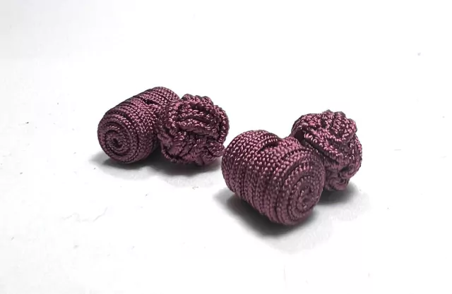 NUDOS DE SEDA - ESCALAS ROJOS