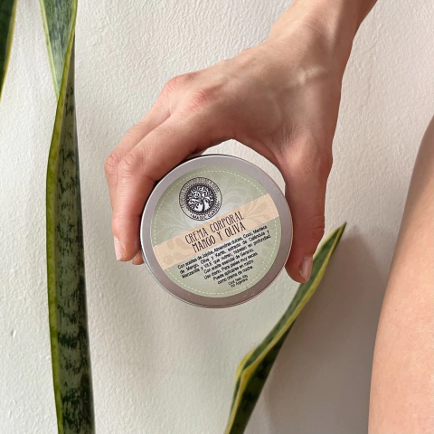 Crema corporal con Mantecas de Mango y Oliva