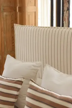 Respaldo de cama enfundado rayado reverso liso - comprar online