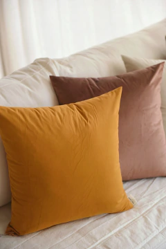 Almohadón Cádiz terciopelo maíz - tienda online