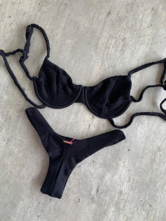 Biquíni Black Tiras Laterais na internet