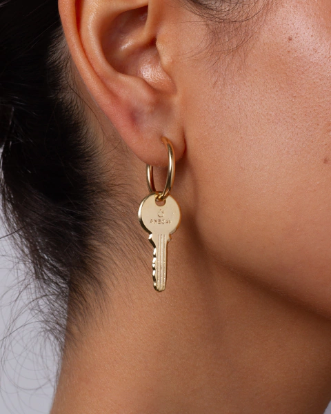 ALL ACCESS KEY CHARM HOOP (X1) - comprar online