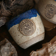Xícara cerâmica especial Patrick Coffees - loja online