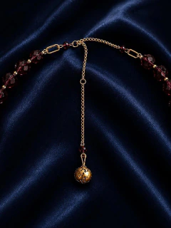Imagen de Art. 2610 Collar Corto Elvira Gold con Cristales Vino | Sacre Coeur