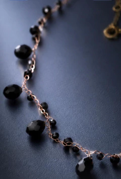 Art. 2201 Collar Cécile negro gold – Cristal de roca tejido a mano. - Sacre Coeur bijou