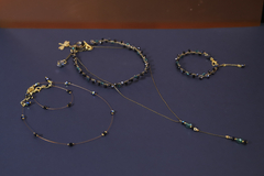 Art.2420 SET DE DOS PIEZAS CHANTALE, Gargantilla Chantale y collar microcadenas Chantale gold negro/verde en internet