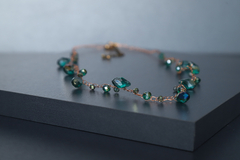 Art. 2201 Collar Cecile tejido gold verde esmeralda. - Sacre Coeur bijou