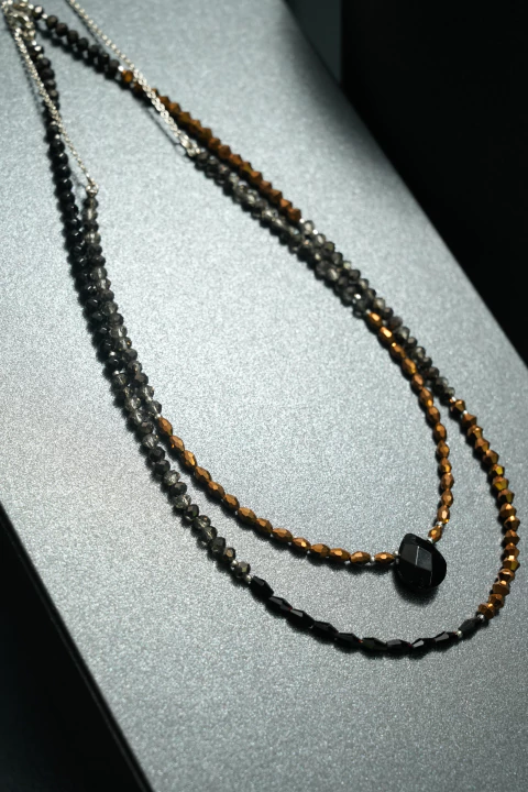 Art.2321 Set de tres collares en combinación Colette silver bronce, negro y gris cristal.