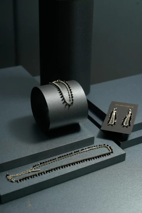 Art.2075 Collar Kate silver corto negro.