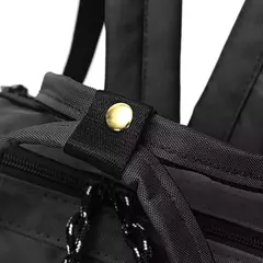 MOCHILA MATERNAL BOCA DE PEZ CON CIERRES INCLUYE CAMBIADOR .SKORA - comprar online