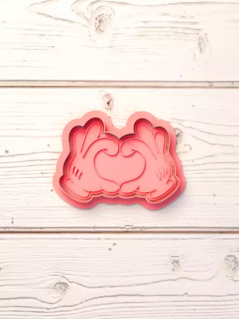 Cortante Manos Corazón Mickey - comprar online