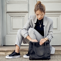CDG Medium NEGRO en internet