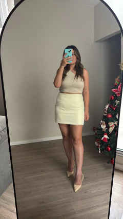 Shorts Saia Alfaiataria Amarelo na internet