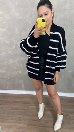 Cardigan Amber Listrado | PRETO - comprar online