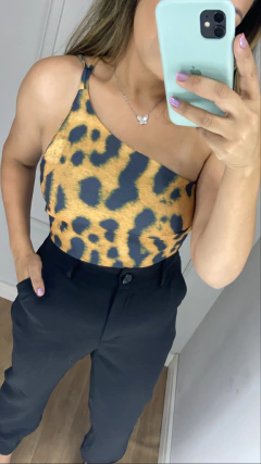 Cropped Lavínia na internet