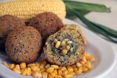 Bombinhas de mijo muzzarella y castañas de cajú (4u) - comprar online