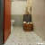 Piso de vinilo en rollo gris y blanco flores 