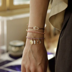 Pulseira Hamsa Cravejada na internet