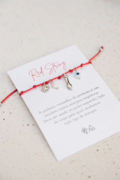 Pulseira Vermelha 7 Nós Amuletos Banhada a Ródio Branco - comprar online