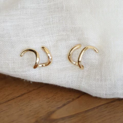 Brinco Croissant Banhado a Ouro 18K - (cópia) - (cópia) - (cópia) - (cópia) on internet