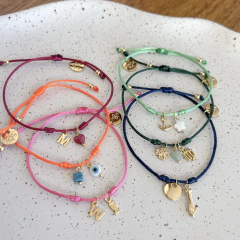 Pulseira TRE Banhada a Ouro 18K Charms - comprar online