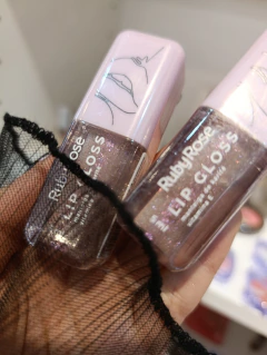 Gloss con brillo tono flashlight Ruby rose - comprar online