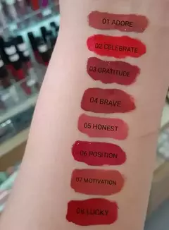 Labial líquido stay fix - Ruby Rose en internet
