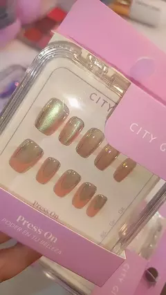 Press on CITY GIRL en internet