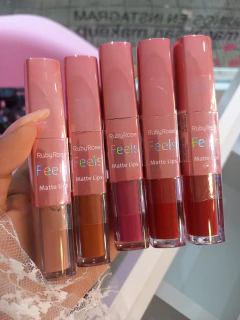 Labial doble- cremoso y líquido mate - Feels Ruby Rose - comprar online