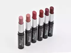 Labial en barra cremoso velvet - Mely - comprar online
