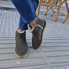 PANTUBOTA CAÑA BAJA 2381 OLIVA - Zoe Wild Shop