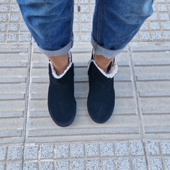 PANTUBOTA CAÑA BAJA 2335 GAMUZA BLACK - Zoe Wild Shop