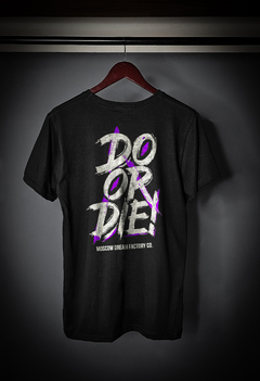 Do Or Die Remera Regular - comprar online