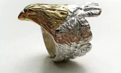 Anillo exclusivo: Águila oro 18k. y plata 925 (A pedido)