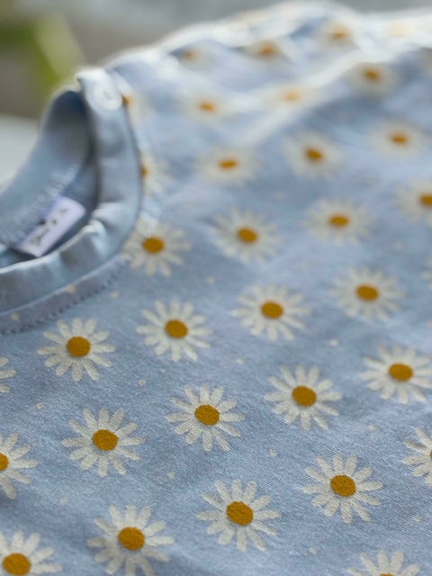 REMERA MARGARITAS - SKY - comprar online