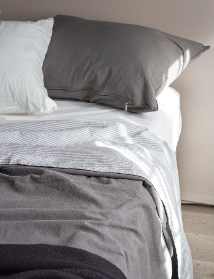Cubre Edredón Gris Stone y Rayado - Tussor