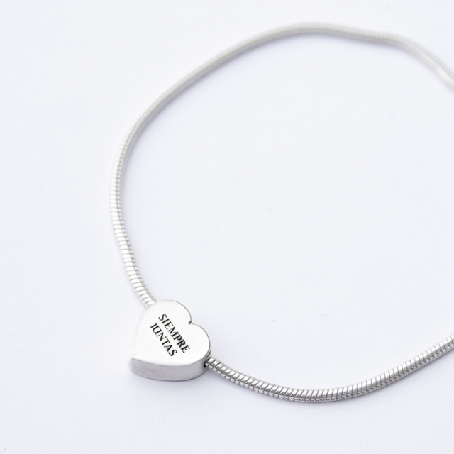 Pulsera Corazón/Es Con Grabado Personalizado thumbnail 2
