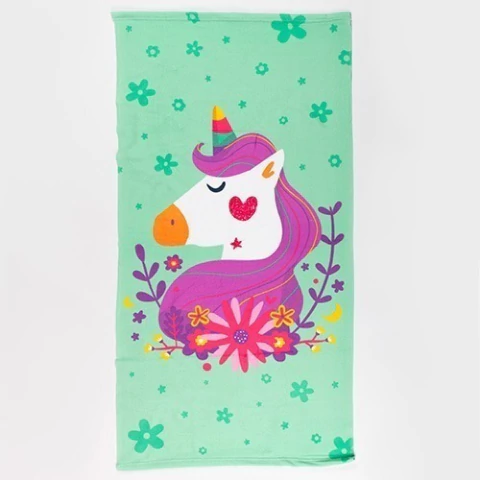 Toallon playero infantil unicornio verde.