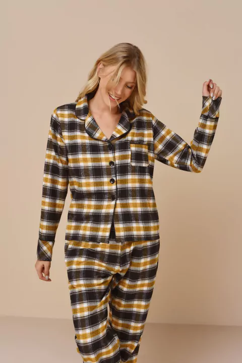 Pijama de mujer dos piezas pantalón largo y camisa manga larga de viyella escocés.