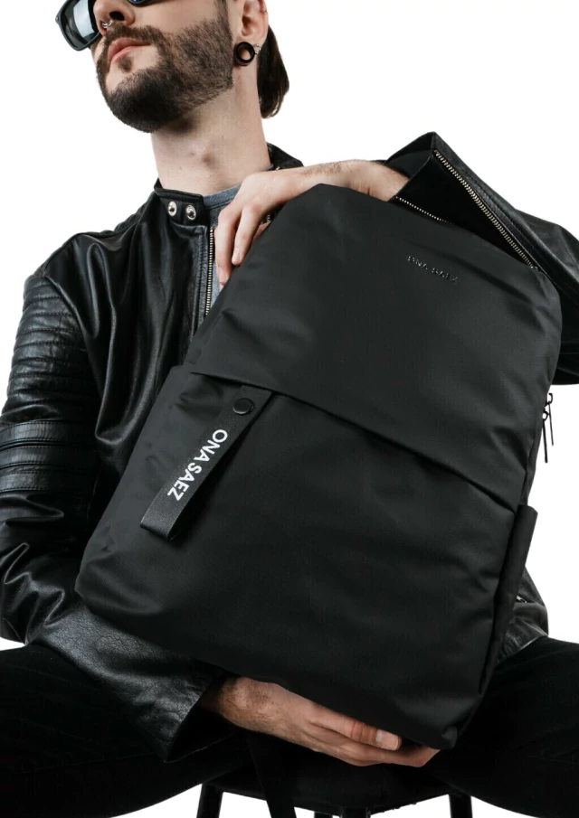 Mochila portanotebook Ona Saez de Bashop — imagen 3