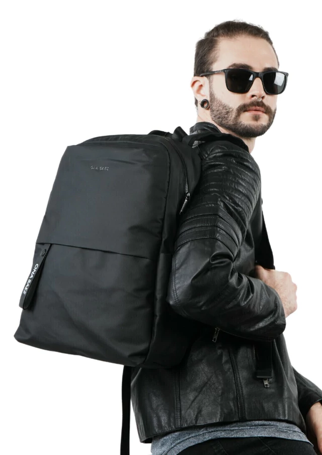 Mochila portanotebook Ona Saez de Bashop — imagen 4
