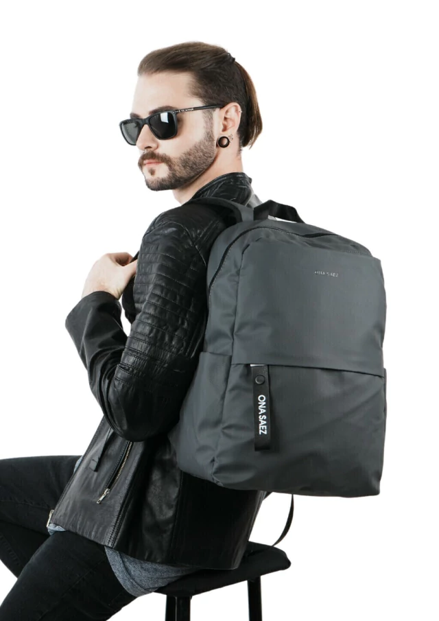 Mochila portanotebook Ona Saez de Bashop — imagen 11