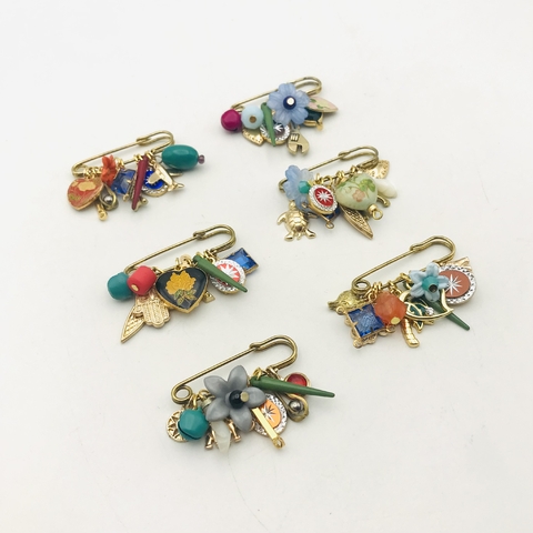 Alfiler Amuletos