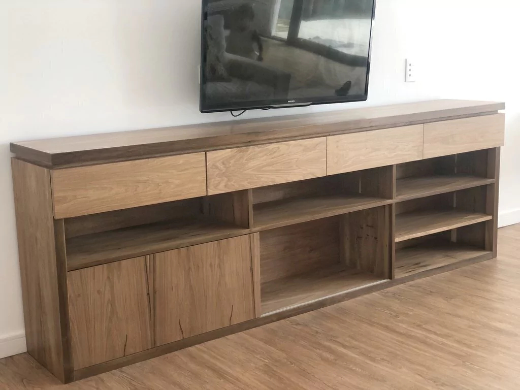 RACK TV MANA