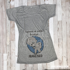 REMERA EMBARAZADA - Esperen un ratito - comprar online
