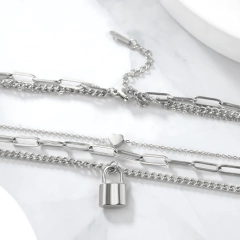 Colar Trio Maxine na internet