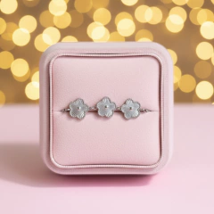 Pulseira Feminina Flor Isadora Em Aço Cirúrgico Antialérgico na internet