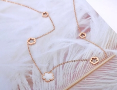 Conjunto Flor De Madre Pérola Banhado A Ouro Rosê 18k na internet